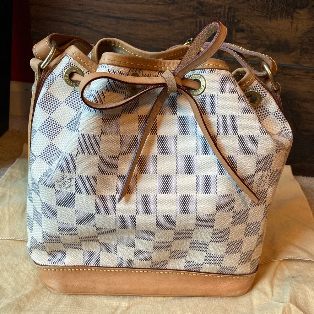 💯% Authentic Louis Vuitton Damier BB bucket